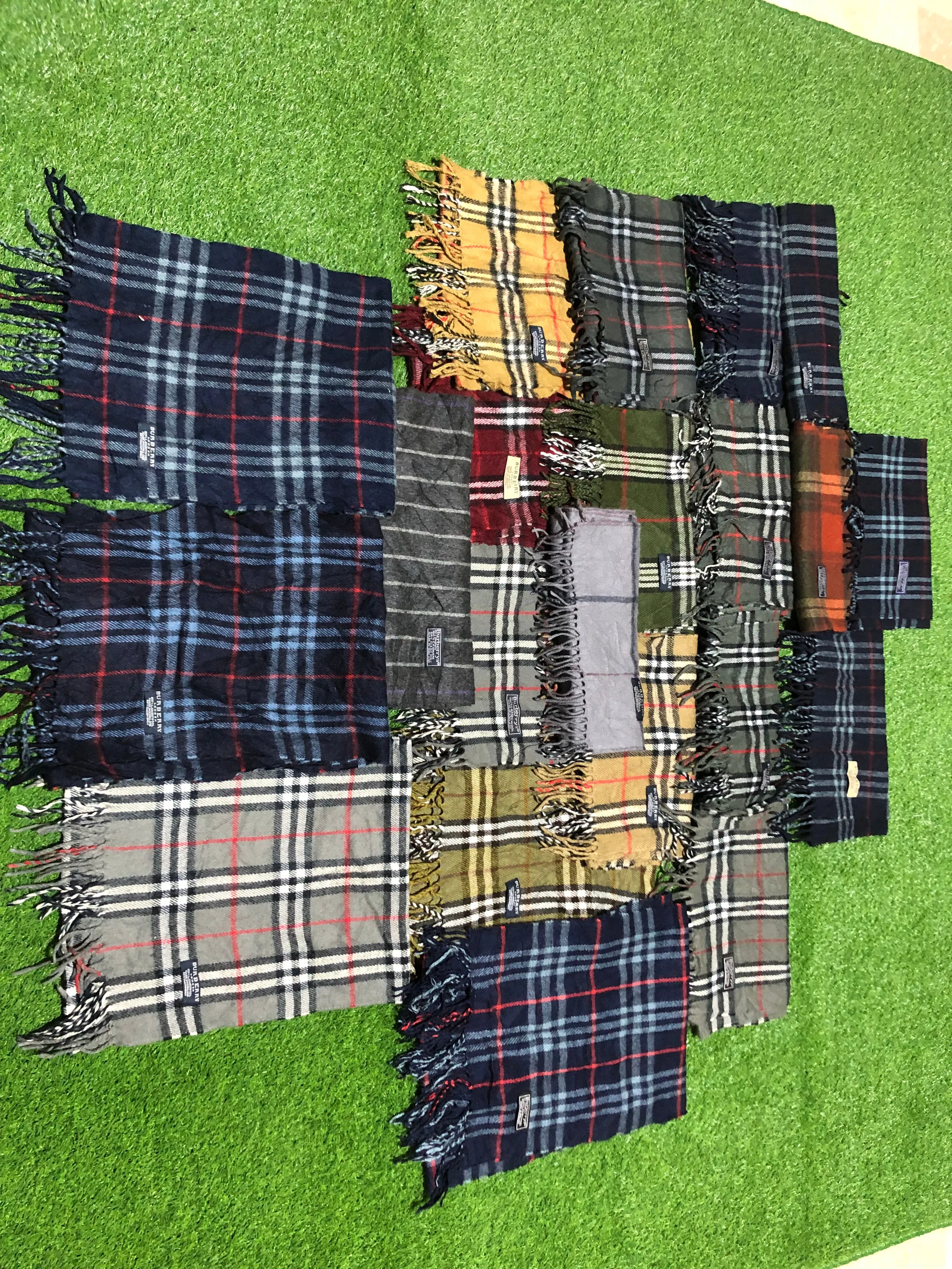 Burberry Scarves  Muffler 15 pcs