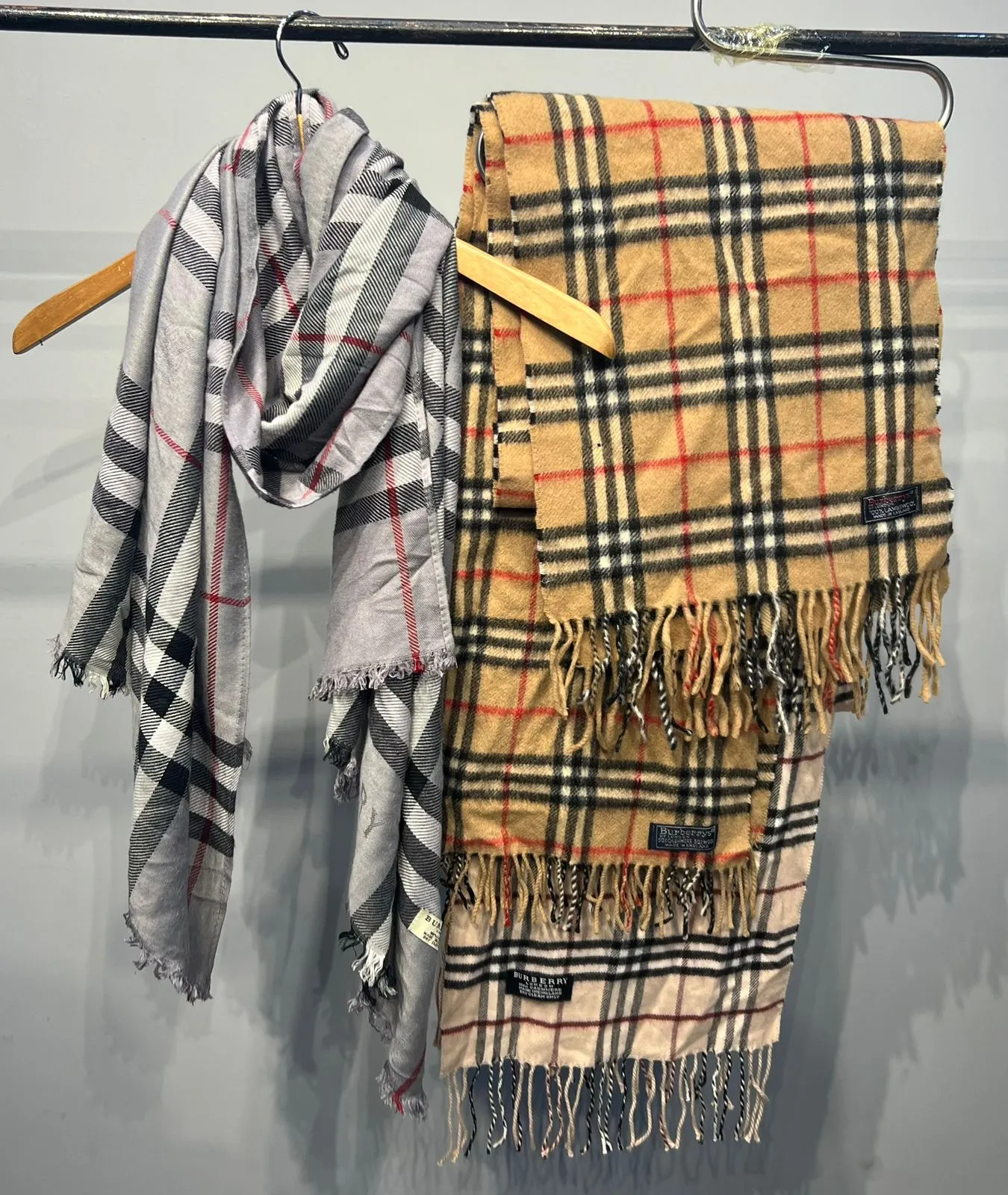 Burberry Stoler and muffler (FF-139)