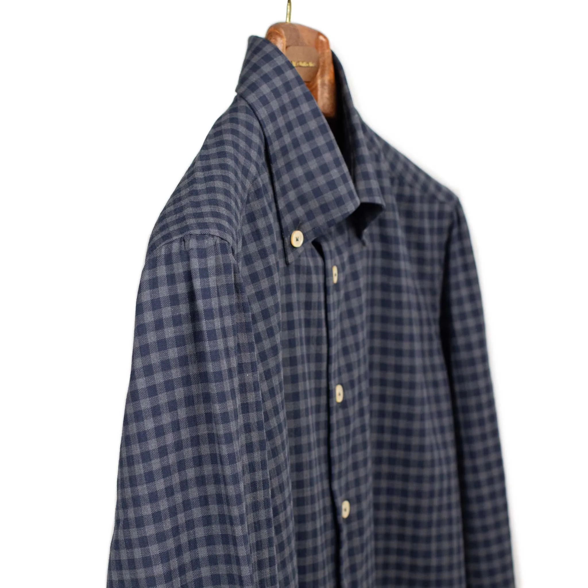 Buttoned collar shirt in navy and grey gingham cotton